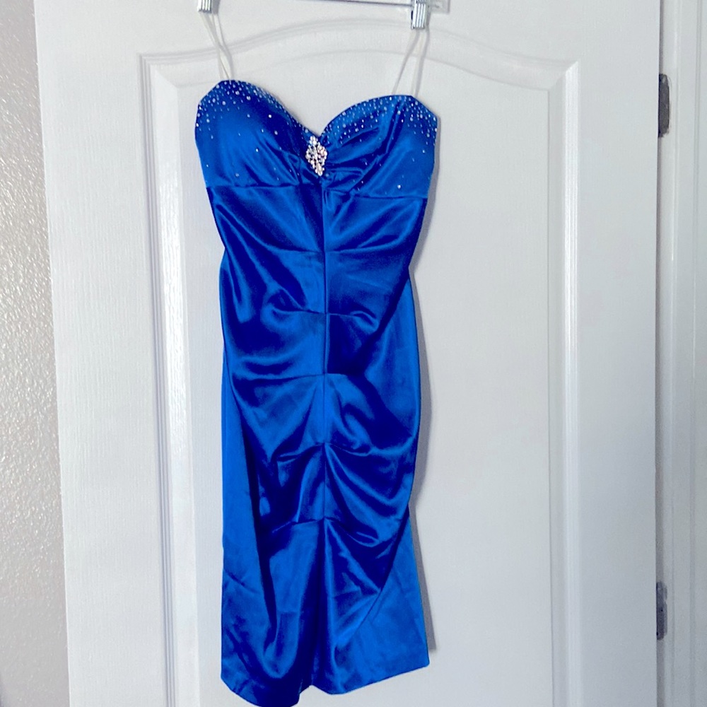 Jump strapless dress ..can be worn for prom , wedding .sequin pattern